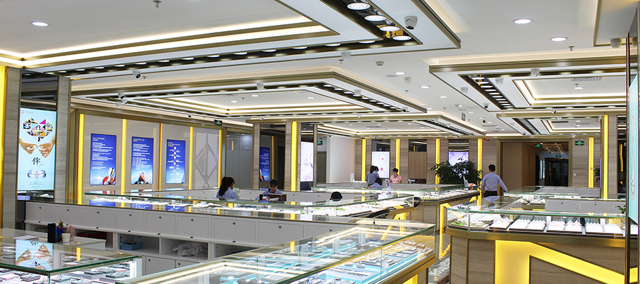 爱游戏体育在线:被网红灯坑到溃散！换吸顶灯后才懂：什么是亮得均匀、用着省心！