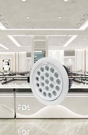 爱游戏:朱珠穿貂逛德国集市肿胀还土无情挤开老公4岁女儿狂炫棉花糖